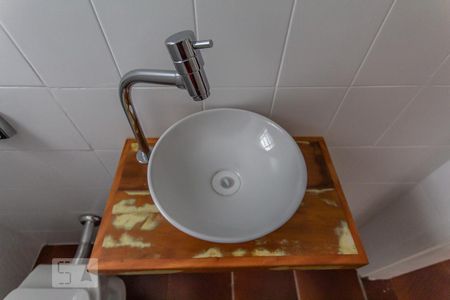 Casa à venda com 200m², 4 quartos e 3 vagas Casa à venda com 200m², 4 quartos e 3 vagasLavabo