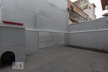 Casa à venda com 200m², 4 quartos e 3 vagas Casa à venda com 200m², 4 quartos e 3 vagasQuintal