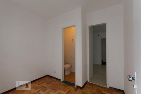 Casa à venda com 200m², 4 quartos e 3 vagas Casa à venda com 200m², 4 quartos e 3 vagasQuarto de Serviço