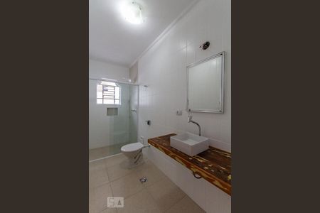 Casa à venda com 200m², 4 quartos e 3 vagas Casa à venda com 200m², 4 quartos e 3 vagasBanheiro da Suíte
