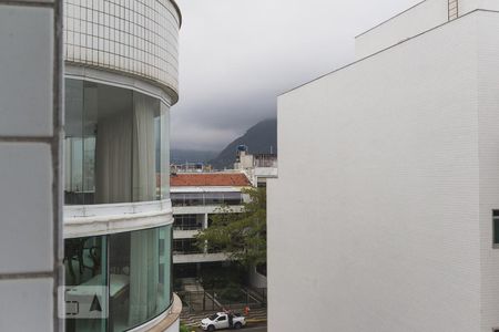 Apartamento para alugar com 78m², 2 quartos e 2 vagas Apartamento para alugar com 78m², 2 quartos e 2 vagasVaranda