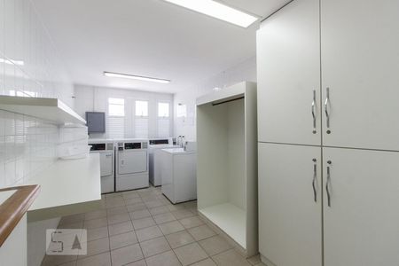 Apartamento para alugar com 78m², 2 quartos e 2 vagas Apartamento para alugar com 78m², 2 quartos e 2 vagasÁrea comum - Lavanderia