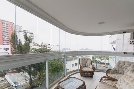 Apartamento para alugar com 78m², 2 quartos e 2 vagas Apartamento para alugar com 78m², 2 quartos e 2 vagasVaranda