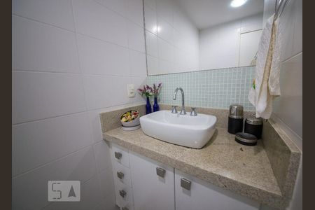 Banheiro de apartamento à venda com 2 quartos, 73m² em Icaraí, Niterói