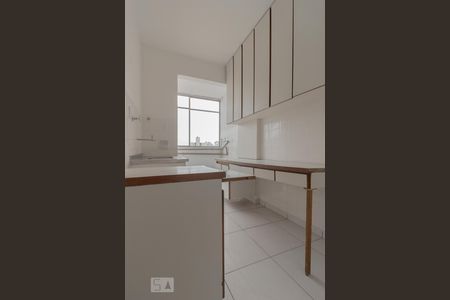 Cozinha de apartamento para alugar com 1 quarto, 40m² em Aclimação, São Paulo