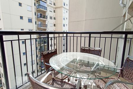 Varanda da sala de apartamento à venda com 2 quartos, 69m² em Jardim Tupanci, Barueri