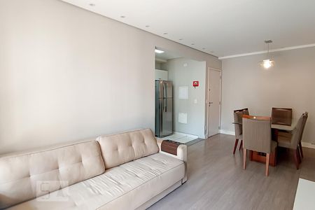 Sala de apartamento à venda com 2 quartos, 69m² em Jardim Tupanci, Barueri