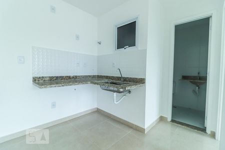 Sala/Cozinha de apartamento para alugar com 1 quarto, 36m² em Taquara, Rio de Janeiro