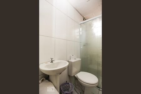 Banheiro de apartamento para alugar com 2 quartos, 45m² em Centro, Guarulhos