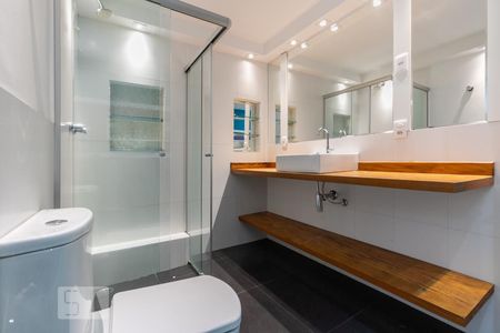 Banheiro Suite de apartamento à venda com 3 quartos, 140m² em Itaim Bibi, São Paulo