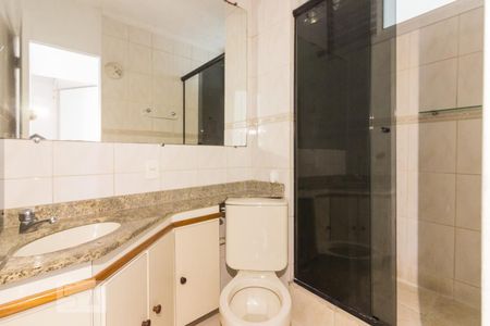 Banheiro de apartamento à venda com 2 quartos, 52m² em Parque Peruche, São Paulo