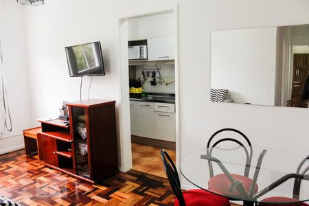 Sala de apartamento para alugar com 2 quartos, 56m² em Santo Antônio, Porto Alegre