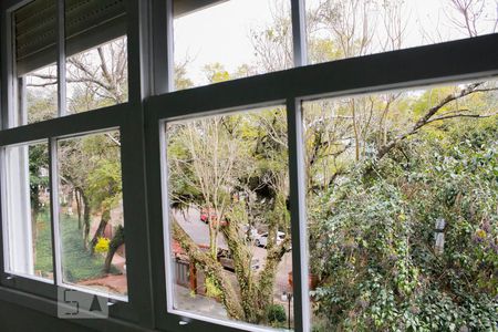 Vista Quarto 2 de apartamento para alugar com 2 quartos, 56m² em Santo Antônio, Porto Alegre