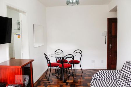 Sala de apartamento para alugar com 2 quartos, 56m² em Santo Antônio, Porto Alegre