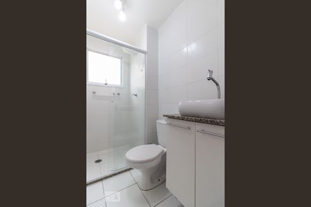 Banheiro de apartamento à venda com 2 quartos, 51m² em Centro, Barueri