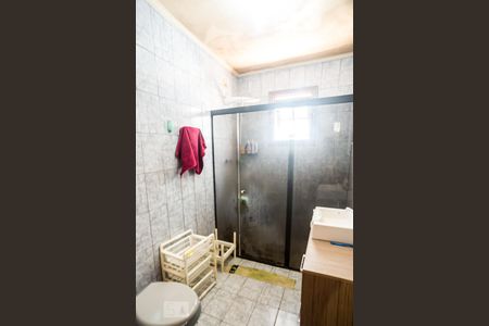 Banheiro de casa à venda com 4 quartos, 280m² em Bom Jesus, Porto Alegre