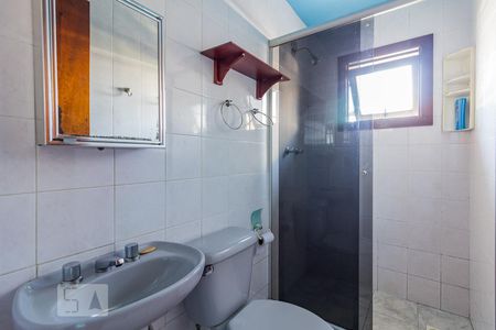 Banheiro de apartamento à venda com 1 quarto, 97m² em Partenon, Porto Alegre