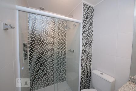 banheiro kitinet de kitnet/studio para alugar com 1 quarto, 38m² em Jardim Flor da Montanha, Guarulhos