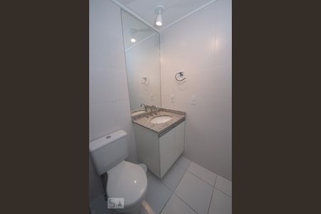 banheiro kitinet de kitnet/studio para alugar com 1 quarto, 38m² em Jardim Flor da Montanha, Guarulhos