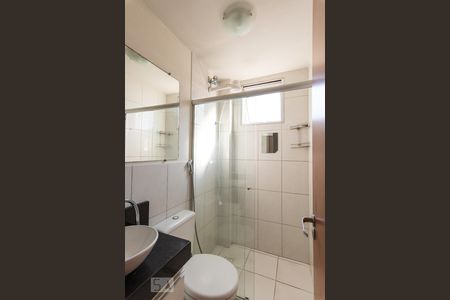 Banheiro de apartamento à venda com 3 quartos, 62m² em Santa Rosa, Belo Horizonte