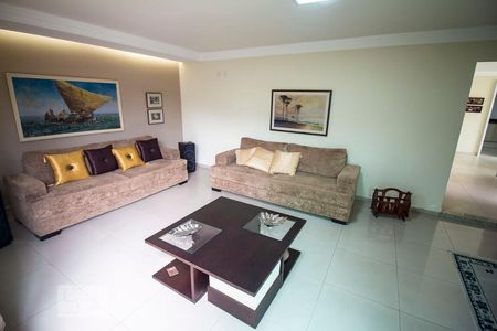 Sala de casa para alugar com 3 quartos, 550m² em Jardim Cica, Jundiaí