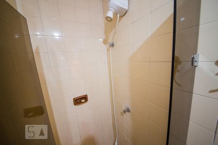 Banheiro de apartamento à venda com 2 quartos, 52m² em Fonseca, Niterói