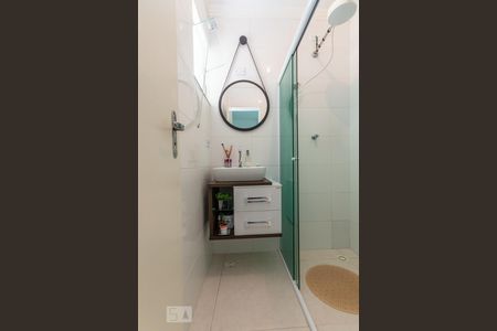 Banheiro  de casa de condomínio à venda com 2 quartos, 45m² em Parada Xv de Novembro, São Paulo