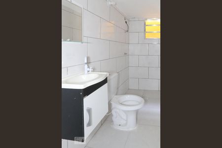 Banheiro de kitnet/studio para alugar com 1 quarto, 20m² em Parque Novo Mundo, São Paulo