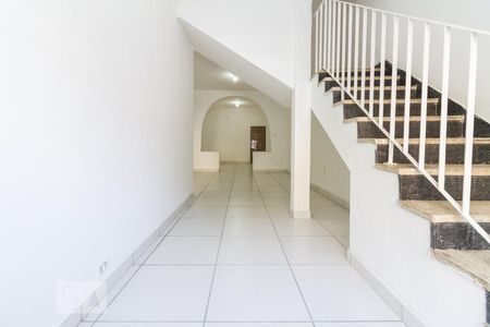 Sala de casa à venda com 5 quartos, 250m² em Vila Canero, São Paulo