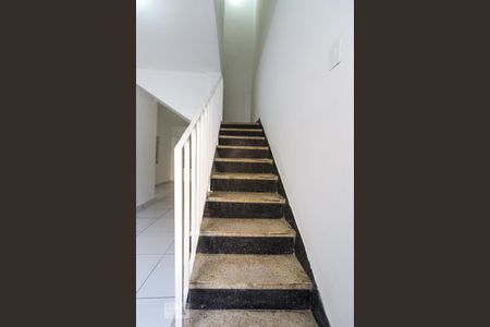 Escadas de casa à venda com 5 quartos, 250m² em Vila Canero, São Paulo