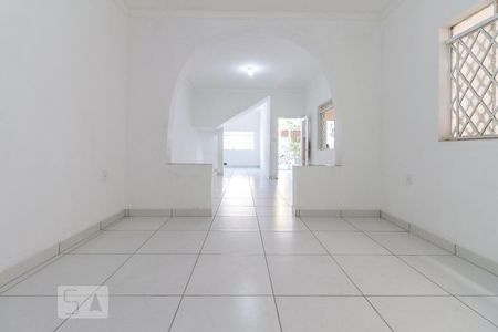 Sala de casa à venda com 5 quartos, 250m² em Vila Canero, São Paulo