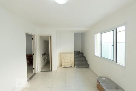 Sala de casa para alugar com 2 quartos, 80m² em Vila Invernada, São Paulo