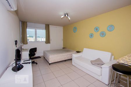 Sala/Quarto de kitnet/studio para alugar com 1 quarto, 38m² em Centro, Rio de Janeiro