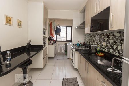 Cozinha de apartamento para alugar com 2 quartos, 76m² em Jardim Maria Rosa, Taboão da Serra