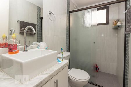 Banheiro 2 de apartamento para alugar com 2 quartos, 76m² em Jardim Maria Rosa, Taboão da Serra