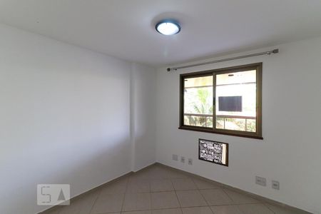 Quarto 1 de apartamento para alugar com 3 quartos, 110m² em Recreio dos Bandeirantes, Rio de Janeiro