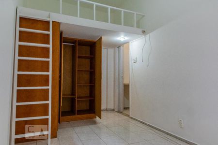 Sala e Mezanino de kitnet/studio para alugar com 1 quarto, 28m² em Glória, Rio de Janeiro