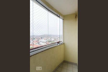 Varanda da sala de apartamento para alugar com 2 quartos, 62m² em Santa Terezinha, São Bernardo do Campo