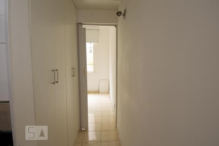 Corredor de apartamento para alugar com 1 quarto, 33m² em Copacabana, Rio de Janeiro