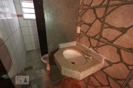 banheiro de casa para alugar com 1 quarto, 40m² em Vila Tramontano, São Paulo