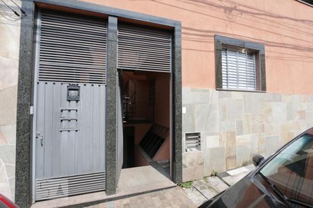 fachada de casa para alugar com 1 quarto, 40m² em Vila Tramontano, São Paulo