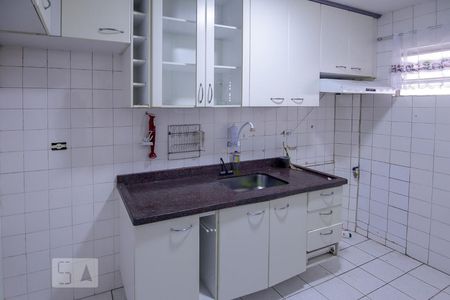 Cozinha de apartamento para alugar com 2 quartos, 62m² em Perdizes, São Paulo