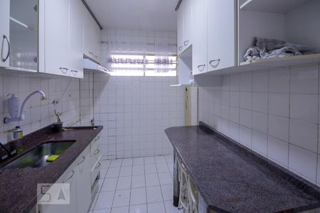 Cozinha de apartamento para alugar com 2 quartos, 62m² em Perdizes, São Paulo