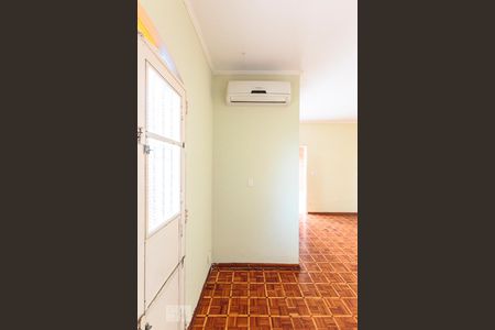 Sala de casa para alugar com 3 quartos, 250m² em Parque São Quirino, Campinas