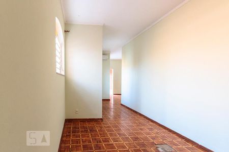 Sala de casa para alugar com 3 quartos, 250m² em Parque São Quirino, Campinas