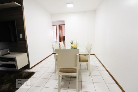 Sala de apartamento para alugar com 3 quartos, 70m² em Residencial Eldorado, Goiânia