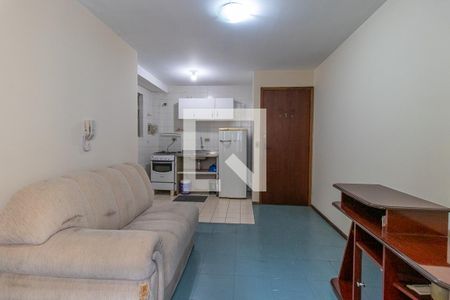 Sala/Cozinha de apartamento para alugar com 1 quarto, 51m² em Hugo Lange, Curitiba