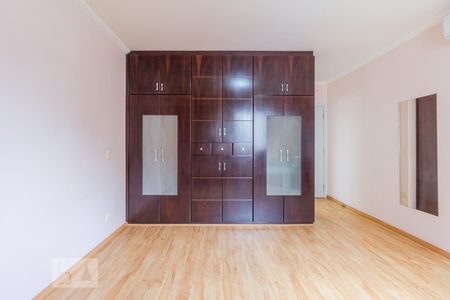 Suíte de apartamento para alugar com 3 quartos, 120m² em Itaim Bibi, São Paulo