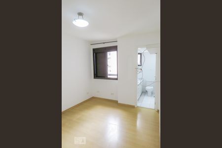 Suíte de apartamento à venda com 2 quartos, 80m² em Vila Nova Conceição, São Paulo