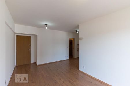 Sala de apartamento para alugar com 1 quarto, 73m² em Vila Itapura, Campinas